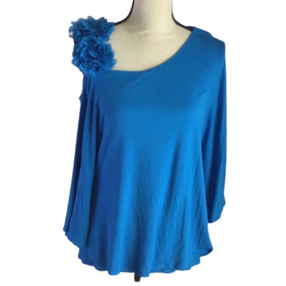 Marc Bouwer Blue Flower Shoulder Cape Top Small